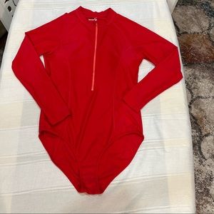 ✨NWOT✨Baleaf Flyleaf long sleeve swimsuit Large /Red UPF50+ UVA UVB UV-BLOCK